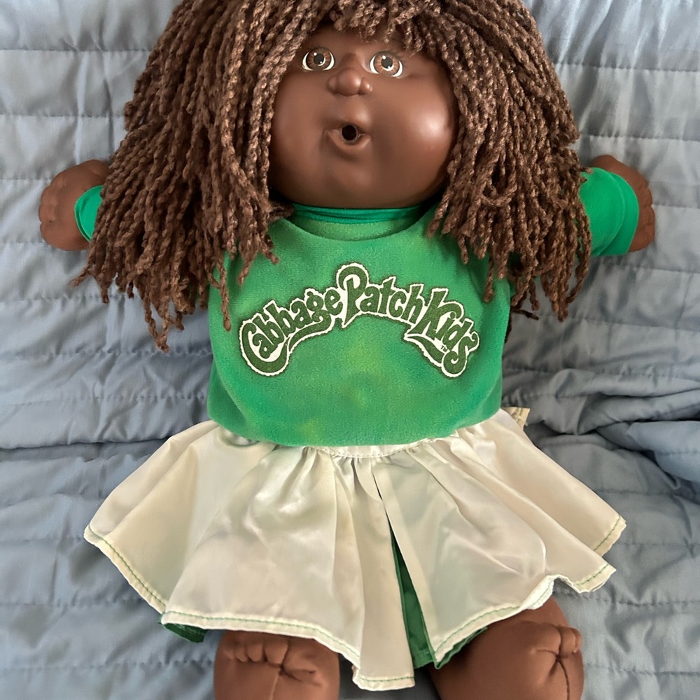 Cabbage Patch Kids Brown-Haired Doll Cheerleader outfit-1st edition Hasbro - Picture 3 of 9